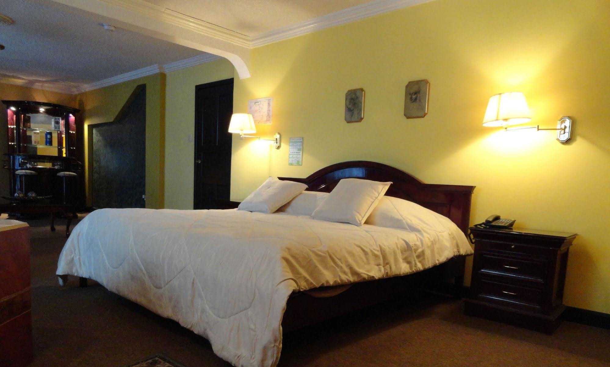 Hotel Suites Gonzalez Suarez Quito Exterior photo