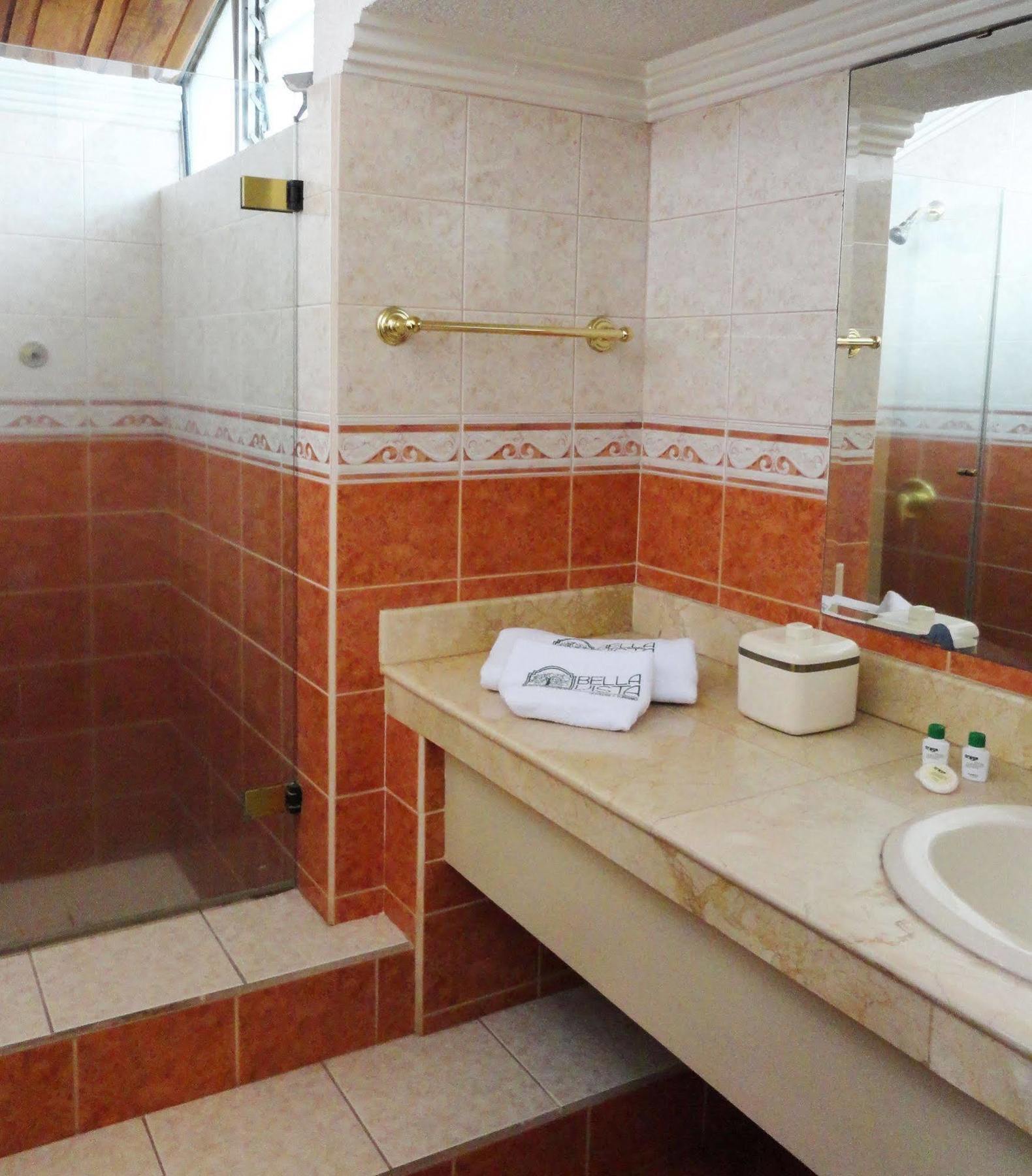 Hotel Suites Gonzalez Suarez Quito Exterior photo